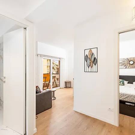 Castel - Deux Pièces - Centre