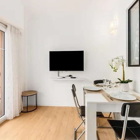 Castel - Agreable Deux Pieces - Centre Apartament