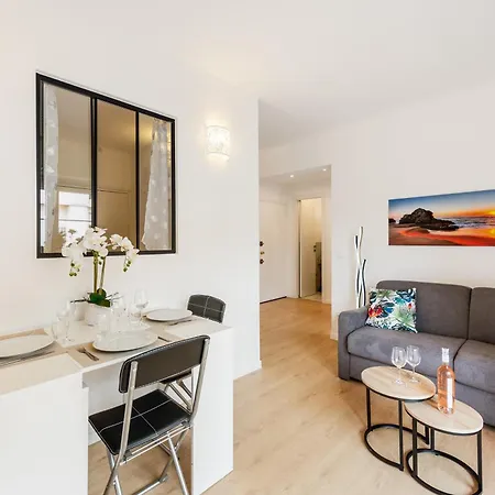 Castel - Deux Pièces - Centre *