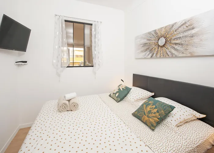 Castel - Agreable Deux Pieces - Centre Apartamento